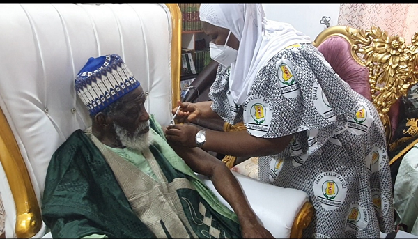 National Chief Imam, Islamic leaders take covid-19 vaccine