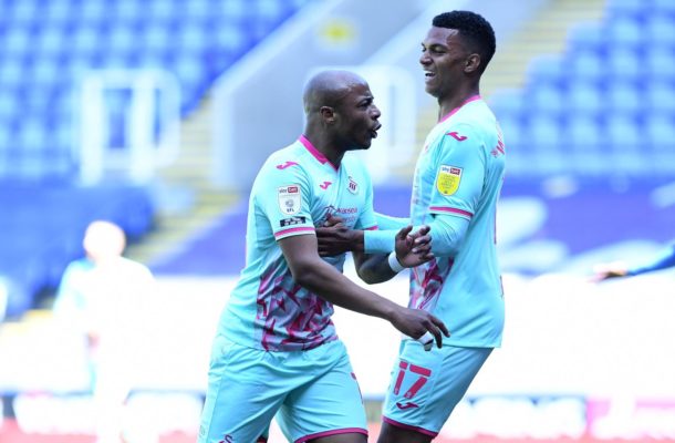 Andrew Ayew scores as Swansea secures play-off spot