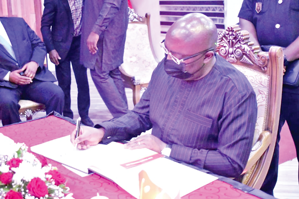 Vice President signs book of Condolence for Osu Mantse