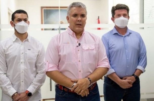 Colombia president helicopter hit by gunfire