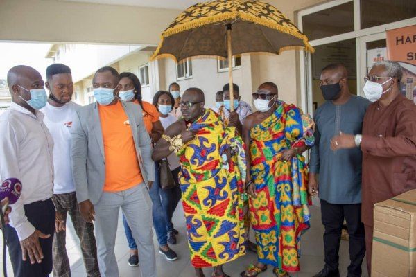 Korle Bu Hospital receives 25 beds, 10 wheelchairs from Hardford Auto Service