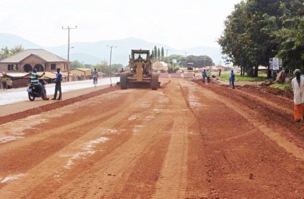 Kuntenanse Chief reports contractor to Akufo-Addo