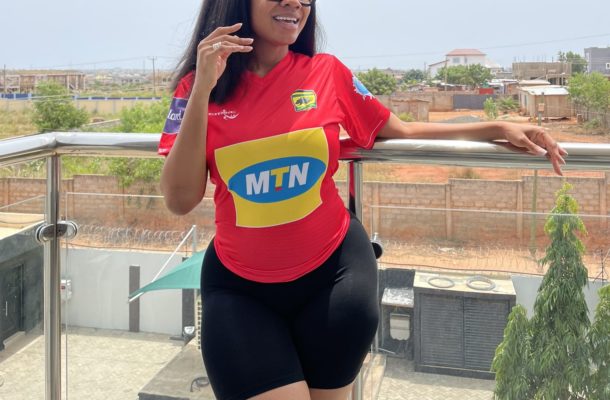 Super clash: Serwaa Amihere, Oppong Nkrumah other celebrities show support to their teams