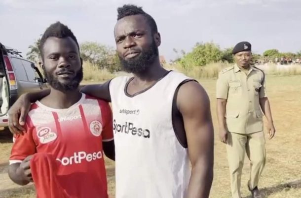 PHOTOS: Ghanaian player Bernard Morrison meets lookalike in Tanzania