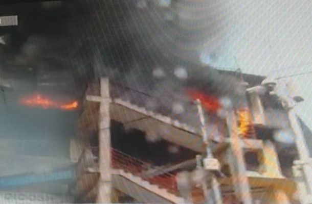 UPDATE: Over 500 shops, monies burnt in Makola fire outbreak