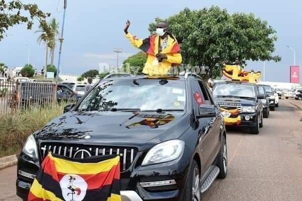Yoweri Museveni gifts luxurious vehicles to Ugandan Olympic medalists, promise to build houses for gold medalist