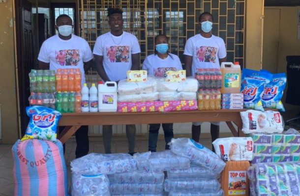 Former Hearts midfielder Benjamin Afutu donates to Osu Children's home