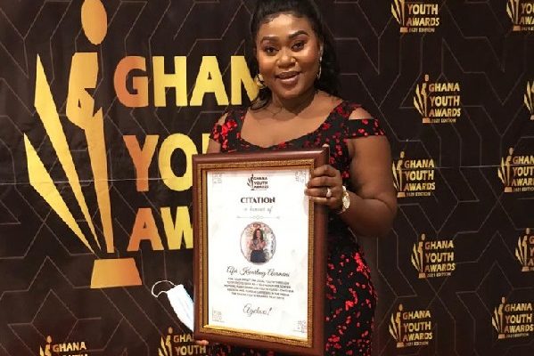 Host of #Tumhari Pahki Chatroom honoured at Ghana Youth Awards