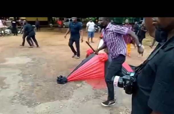 VIDEO: Suhum MP's driver slashes man in the head as NPP supporters clash at funeral - The Ghana Guardian News