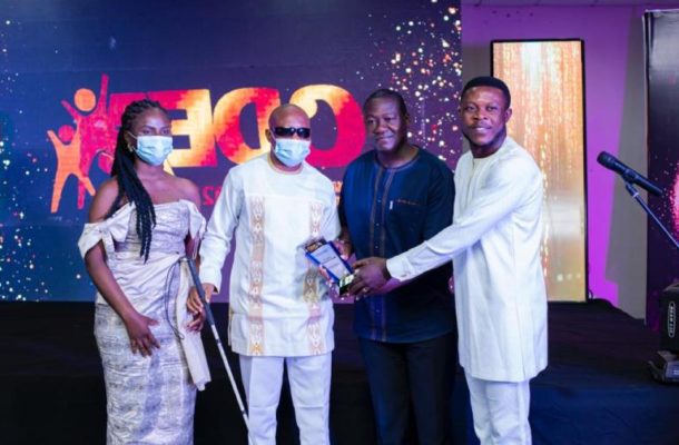 LAUGH AT YOURSELF: Frederick Assor bow down your head in shame