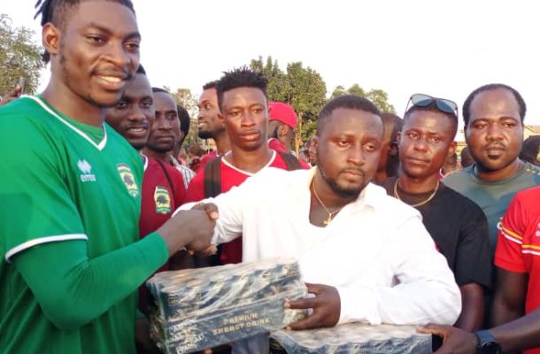 Hon Michael Aidoo donates to Asante Kotoko ahead of Karela clash