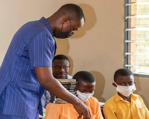 Amansie South DCE donates Maths sets to BECE candidates
