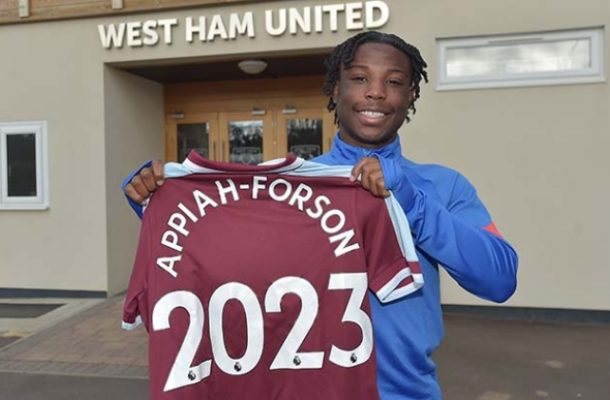 Keenan Appiah-Forson signs new West Ham United contract