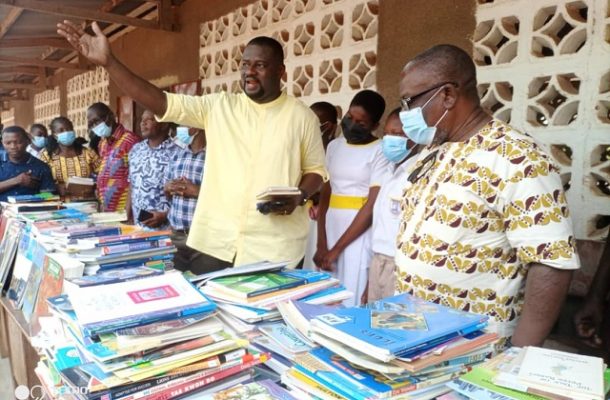 Annoh-Dompreh pledges to promote quality education in Nsawam