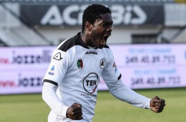 Emmanuel Gyasi scores late to hand Spezia vital win over Venezia