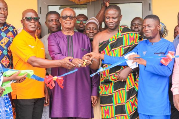 Ghana Gas hands over CHPS Compound to Bomeng Community