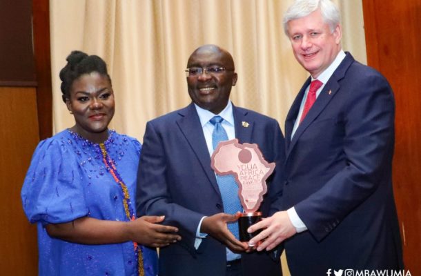 President Akufo-Addo receives Africa peace award