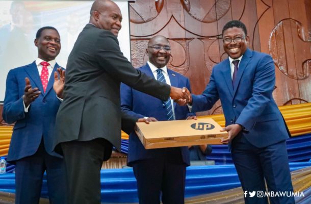 Veep Bawumia donates 100 laptops to University of Ghana Business School