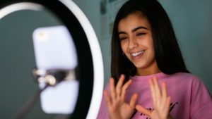 Instagram video selfies trial to verify age of teens