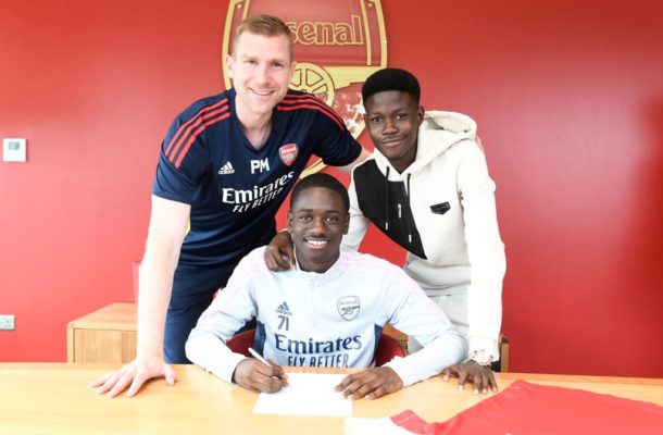 Ghanaian kid Charles Sagoe Jr signs professional contract at Arsenal