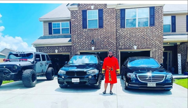Sonnie Badu displays his luxury cars to testify God's goodness