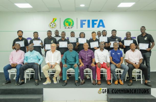 GFA presents certificates to graduates of Football Analysis course