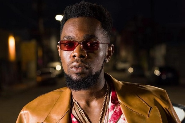 Patoranking mobbed by Ghanaian street hawkers
