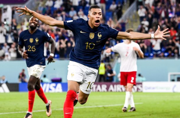 French President applauds national team for reaching World Cup finals