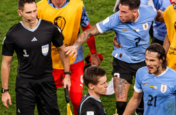 VIDEO: Uruguay's Edinson Cavani angrily pushes down the VAR screen after Ghana win