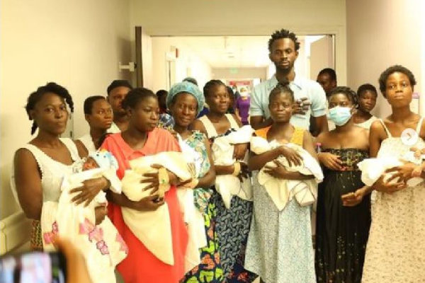 Black Sherif settles medical bills for some nursing mothers