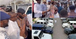 Over 15 G-Wagons, other luxurious cars escort Despite on his birthday (Video)