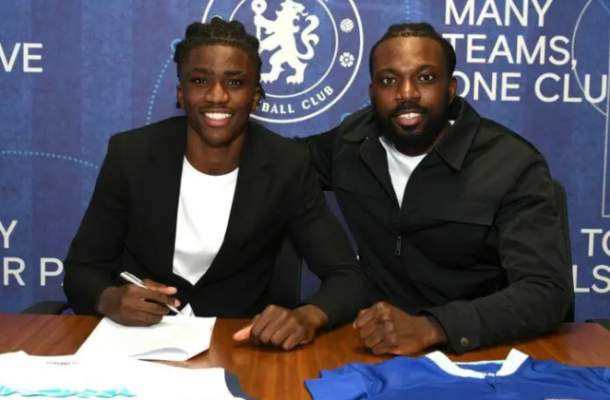 Ato Ampah signs first professional contract with Chelsea