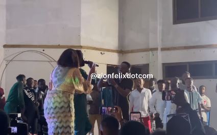 Nayas sprays cash on Ernest Opoku on stage, netizens react