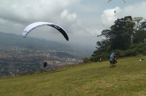 7 pilots fly patrons of Kwahu Easter Paragliding festival [Photos]