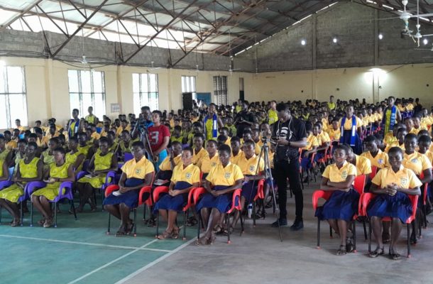 Akim-Oda: The Santé Initiative distributes sanitary pads to over 1,000 SHS girls