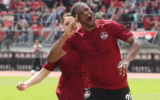Kwadwo Duah scores in Nurnberg's 3-3 draw with Kaiserslautern