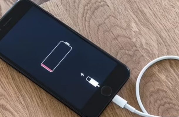 iPhone Users Report Battery Drain Issues After iOS 16.5 Update: Apple Investigates