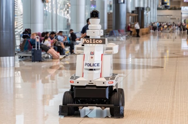 Singapore Implements Robot Policemen to Enhance Airport Security