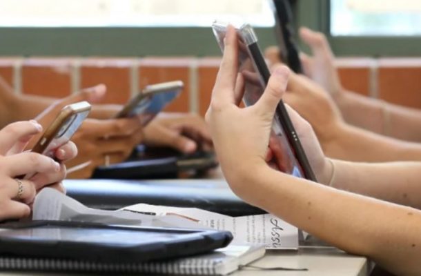 UNESCO Advocates Global Ban on Mobile Phones in Schools for Enhanced Learning and Well-Being