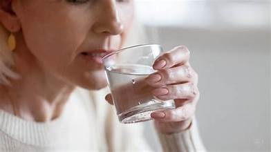 Quenching Your Thirst for Weight Loss: The Power of Hydration During Meals