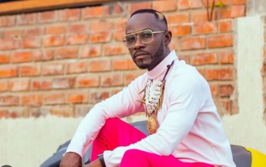 Okyeame Kwame under fire over 'fix yourself' comment