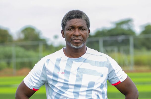 VIDEO: Nsoatreman coach Maxwell Konadu hospitalized after attacks from Bofoakwa fans