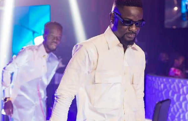 Sarkodie slammed for purchasing a copy of Akwaboah’s album for GHc3,000