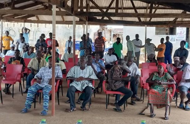 Akyem-Asafo: Cocoa farmers fight chief for giving their cocoa lands to illegal miners