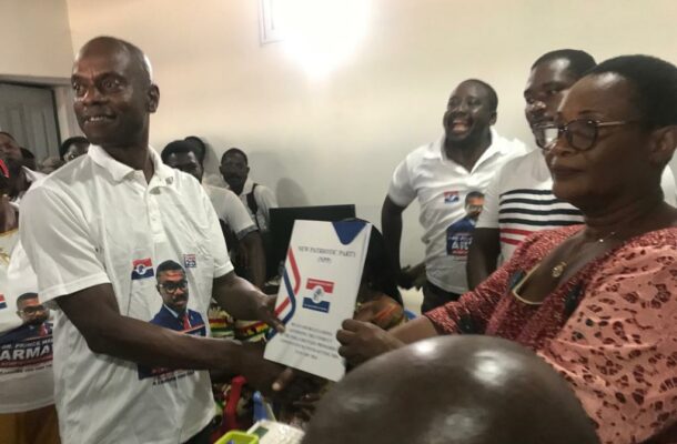 NPP primaries: Polling station executives pick nomination form for Kwesimintsim MP