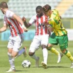Ghanaian midfielder Alhassan Wakaso sent off in Leixoes SC's Defeat