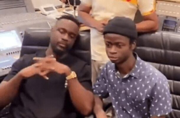 Sarkodie links up with Safo Newman in studio for potential collaboration
