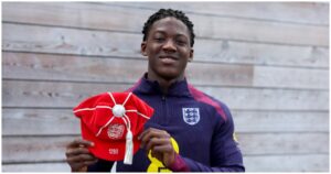 England presents commemorative cap to Kobbie Mainoo after debut