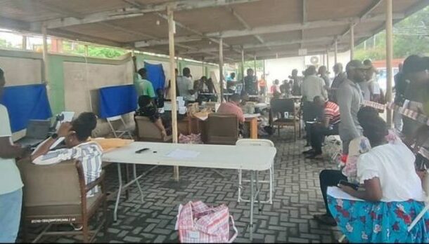 Voter registration: Faulty machines delay process at former EC headquarters
