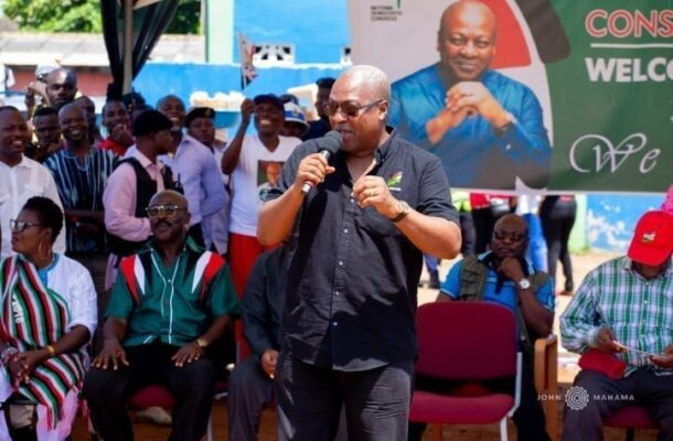 Mahama copies Bawumia's street campaign style after worried NDC gurus urged him to do so